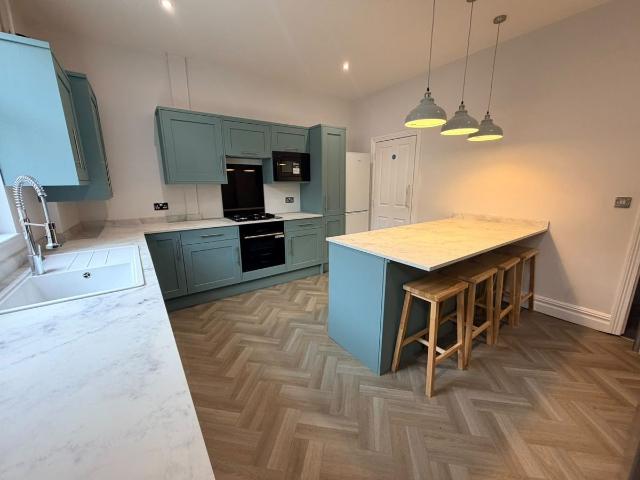 Langdale Terrace, Leeds, West Yorkshire LS6, 6 bed shared accommodation to rent, £3,744 pcm | PrimeLocation