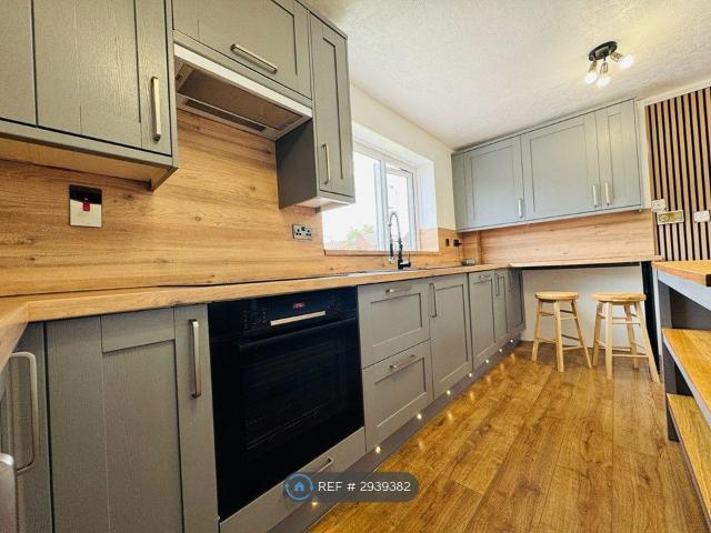 Langdale Avenue, Wigan WN2, 3 bed semi detached house to rent, £1,200 pcm | PrimeLocation