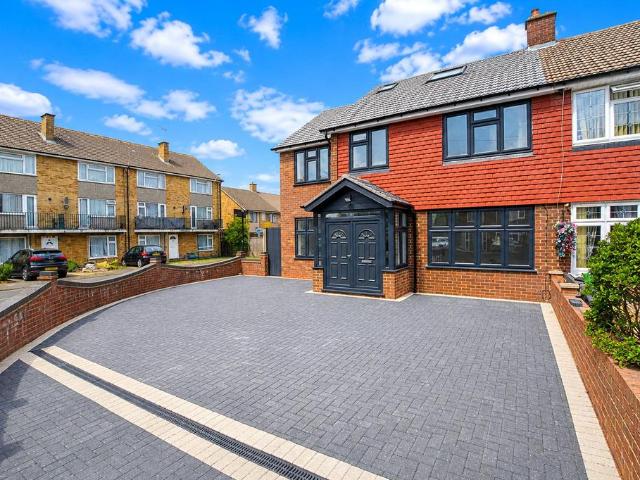 Langdale Drive, Hayes, UB4 7 bed semi detached house to rent £4,650 pcm £1,073 pw