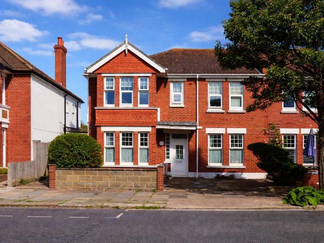 Langdale Gardens, Hove BN3, 1 bed flat to rent, £1,200 pcm | PrimeLocation