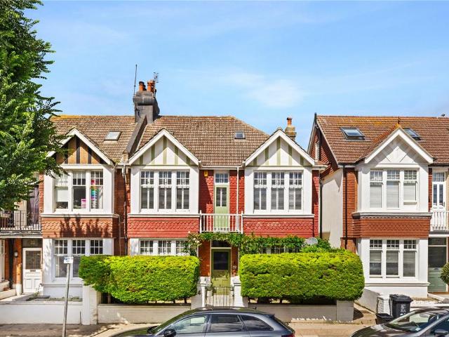 Langdale Gardens, Hove, East Sussex, BN3 4 bed semi detached house to rent £4,750 pcm £1,096 pw
