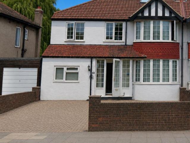 Langdale Gardens, Perivale, Greenford UB6, Studio to rent, £1,346 pcm | PrimeLocation