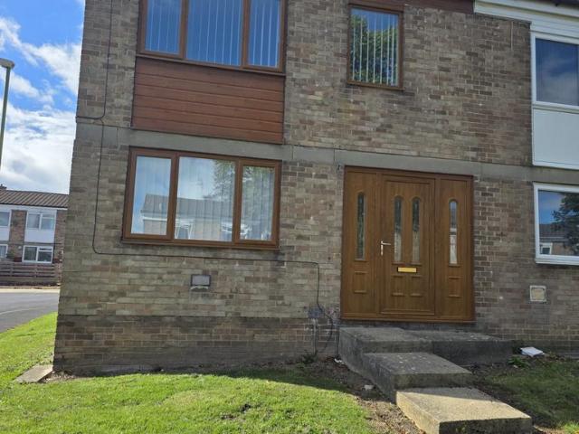 Langdale Place, Newton Aycliffe DL5 2 bed terraced house to rent £695 pcm £160 pw