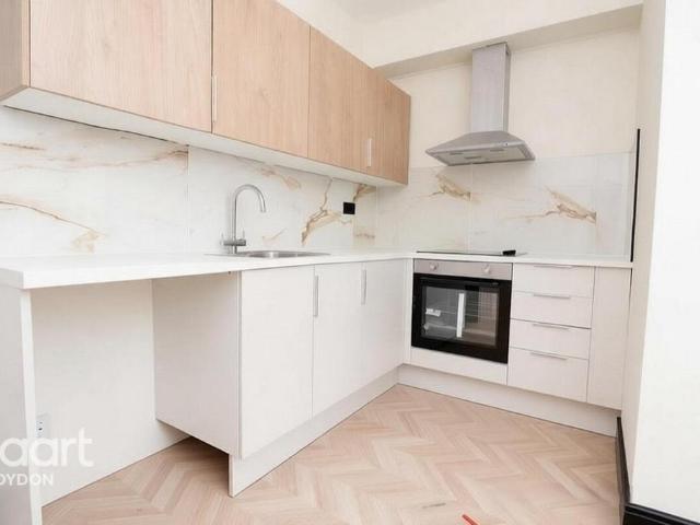 Langdale Road, THORNTON HEATH 1 bed flat to rent £1,450 pcm £335 pw
