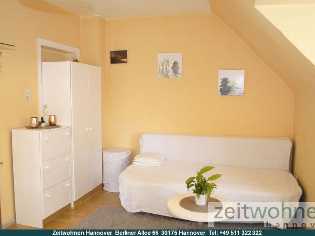 Langenhagen, Berliner Platz, kleine Wohnung im Dachgeschoss in ruhiger Lage, TV