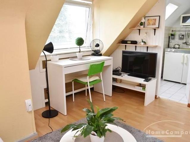 Langenhagen, Quite flat close to the airport in the attic 2nd store