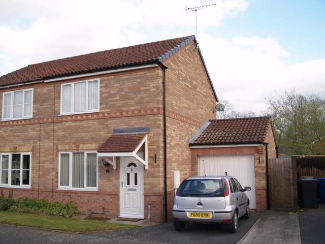 Langer Close, Burton On Trent DE14 2 bed semi detached house to rent £950 pcm £219 pw