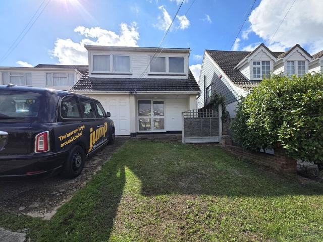 Langford Crescent, Benfleet SS7, 4 bed detached house to rent, £2,000 pcm | PrimeLocation