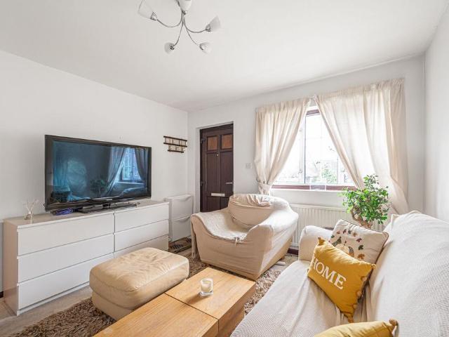 Langford Road, Cockfosters, Barnet, EN4 1 bed flat to rent £1,570 pcm £362 pw