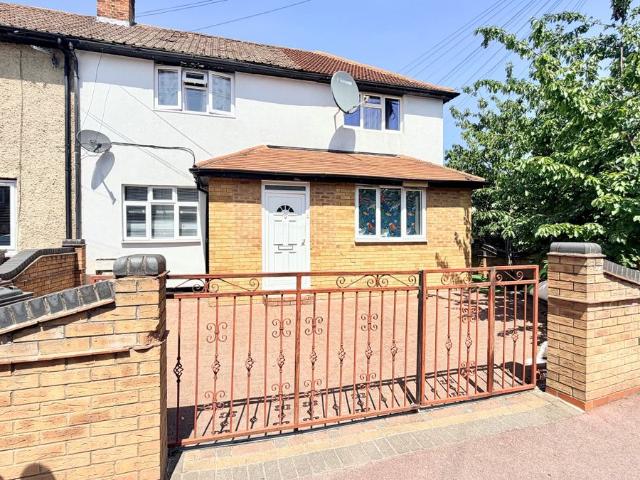 Langhorne Road, Dagenham RM10, 4 bed property to rent, £3,250 pcm | PrimeLocation