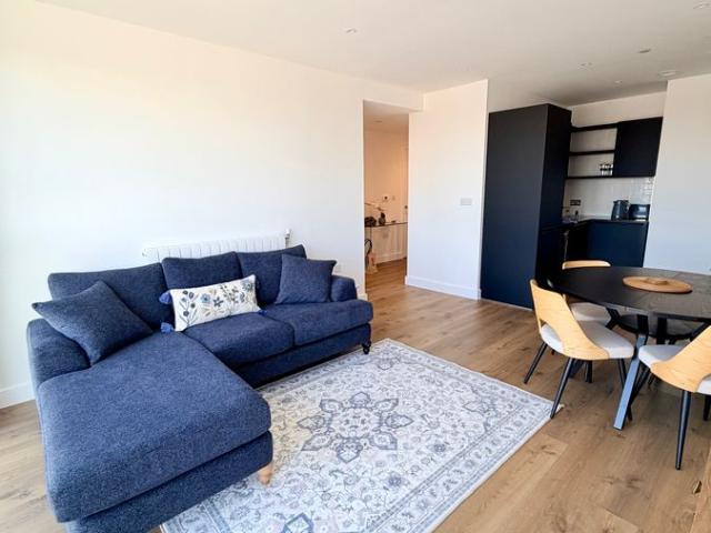 Langham Grove, London SE28, 1 bed flat to rent, £1,850 pcm | PrimeLocation