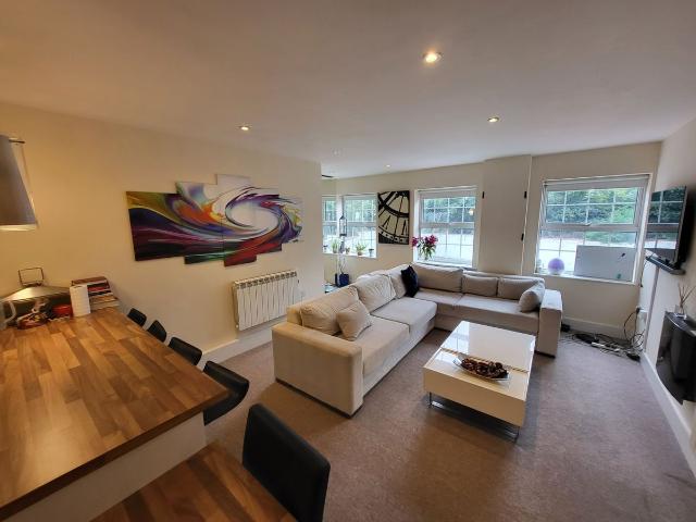 Langham House, Luton LU1, 2 bed flat to rent, £1,500 pcm | PrimeLocation