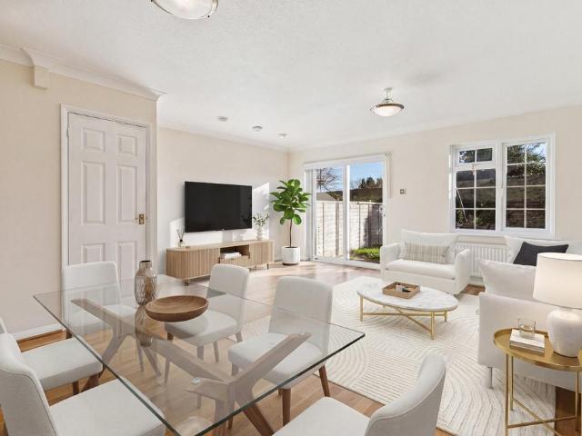 Langham Place, London, W4 3 bed terraced house to rent £3,650 pcm £842 pw