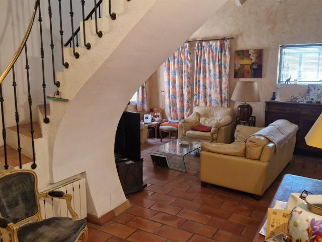 Langlade, En Vaunage, Villa Traditionnelle R+1 Avec Dependan. 120m² Langlade