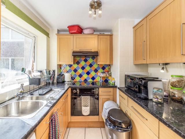 Langland Court, Northwood HA6, 2 bed flat to rent, £1,850 pcm | PrimeLocation