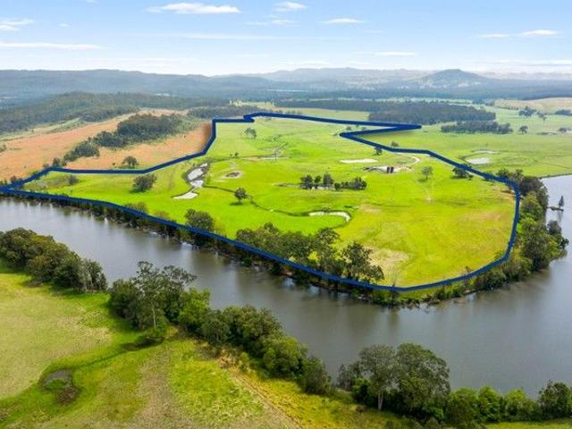 'Langlands' Premium Williams River Deep Waterfront Holding