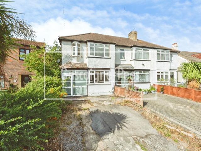 Langley Avenue, Worcester Park KT4, 2 bed property to rent, £2,200 pcm | PrimeLocation
