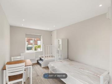 Langley Avenue, Hemel Hempstead HP3, Studio to rent, £845 pcm | PrimeLocation