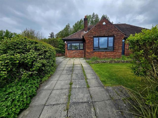 Langley Avenue, Oldham OL4 3 bed detached bungalow to rent £2,000 pcm £462 pw
