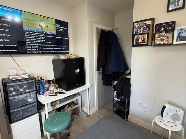 Langley Crescent, Hayes, Middlesex UB3, Studio to rent, £800 pcm | PrimeLocation