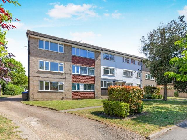 Langley Lawnes, 79 Langley Park Road. Studio to rent £1,150 pcm £265 pw