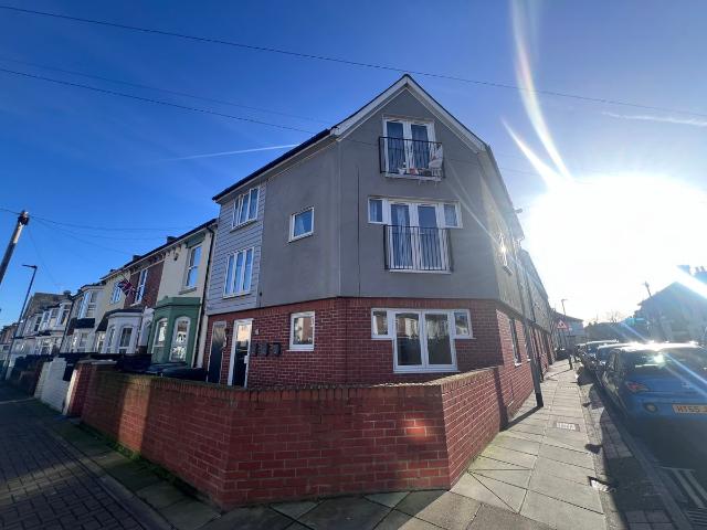 Langley Road, Portsmouth PO2, 2 bed flat to rent, £1,250 pcm | PrimeLocation