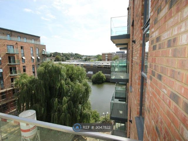 Langley Square, Kent DA1, 3 bed flat to rent, £2,050 pcm | PrimeLocation