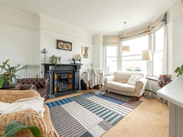 Langler Road, Kensal Rise, London, NW10 3 bed terraced house to rent £4,500 pcm £1,038 pw