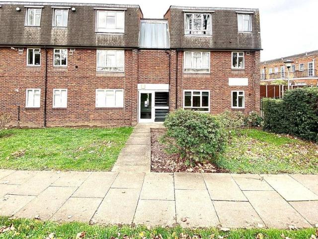 Langmore Court, Hanover Way, Crook. Studio to rent £1,200 pcm £277 pw