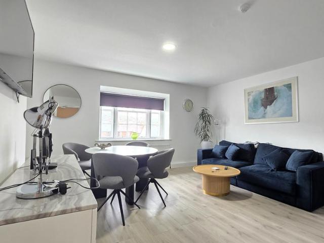 Langsett Road, Sheffield S6 2 bed apartment to rent £1,195 pcm £276 pw