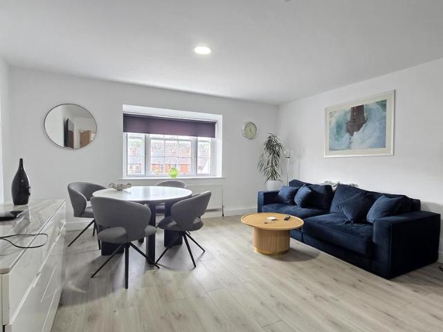 Langsett Road, Sheffield S6 2 bed apartment to rent £1,450 pcm £335 pw