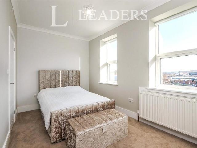 Langsett Road, Sheffield, South. 1 bed in a house share to rent £550 pcm £127 pw