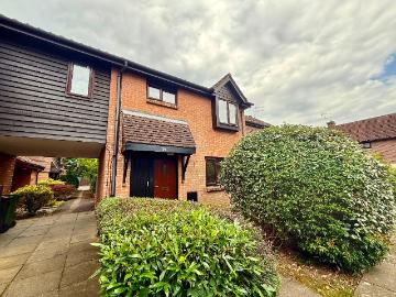 Langshott, Horley RH6, 3 bed terraced house to rent, £1,800 pcm | PrimeLocation
