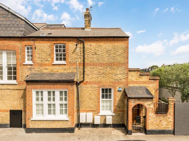 Langside Avenue, Putney SW15, 2 bed maisonette to rent, £3,250 pcm | PrimeLocation