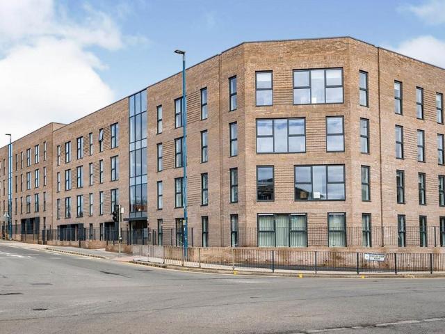 Langworthy Road, Salford M5 2 bed apartment to rent £1,300 pcm £300 pw