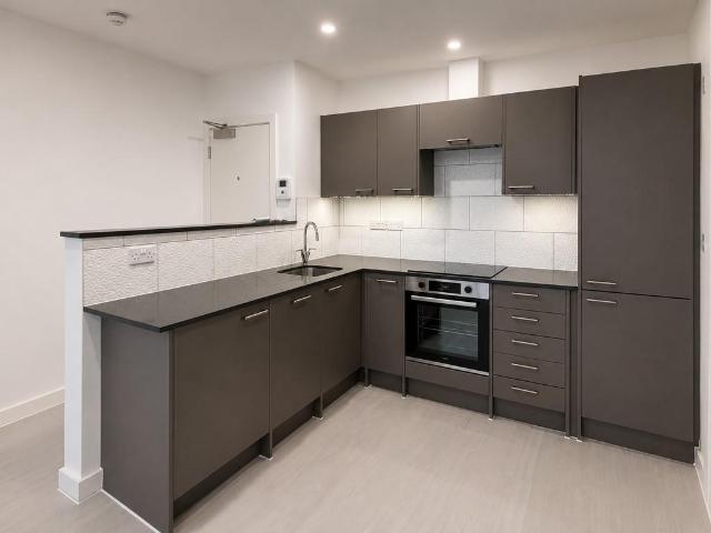 Langwith House, Exeter EX1 1 bed apartment to rent £1,175 pcm £271 pw