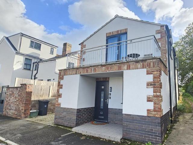 Langton Court Road, Bristol, BS4 2 bed house to rent £1,600 pcm £369 pw