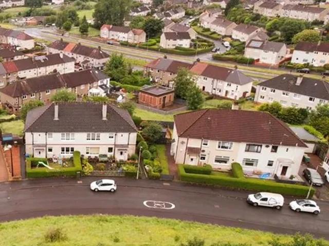Langton Crescent, Glasgow, G53 5LW, United Kingdom | 3 bed apartment for rent #139474773 | Rentberry