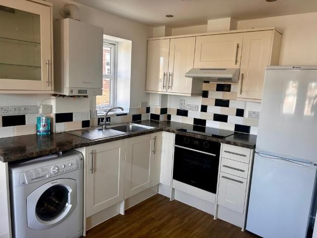 Langton Road, Boscombe, Bournemouth 1 bed flat to rent £800 pcm £185 pw