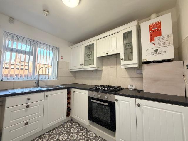 Langtry Grove, Nottingham NG7, 3 bed bungalow to rent, £1,150 pcm | PrimeLocation