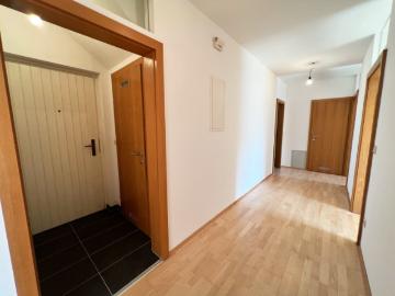 Lannach: Zentrale Familienwohnung mit Top Anbindung – Carport & freie Parkzone