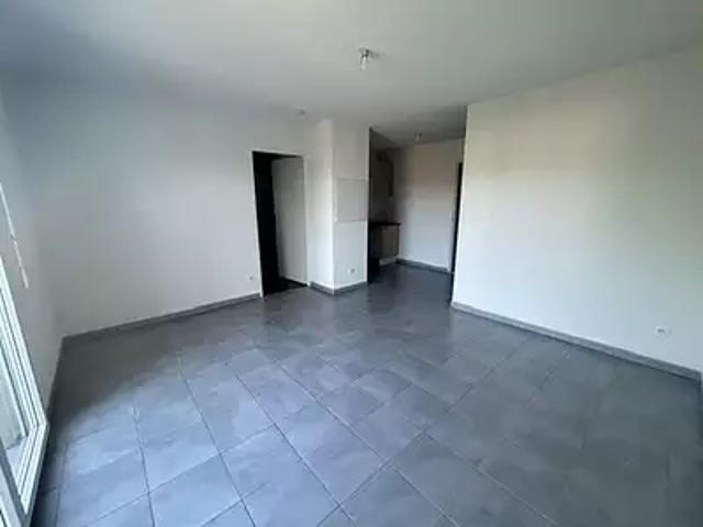 Lannemezan 65300 Location appartement 2 pièces t2 au dernier étage terrasse