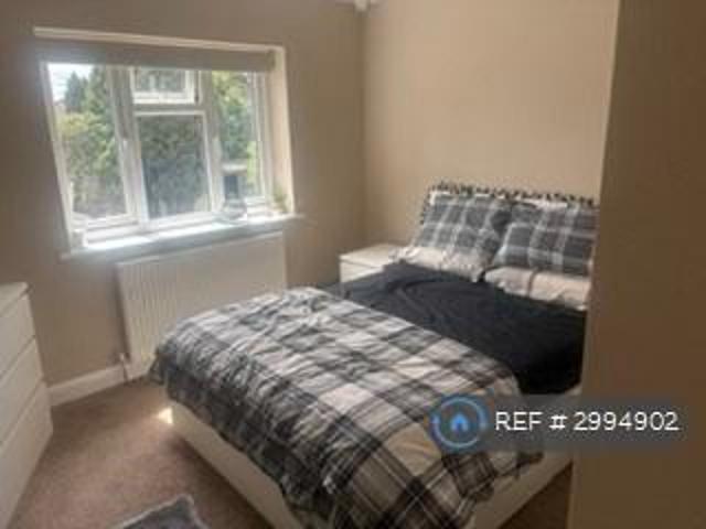 Lannock Road, Hayes, UB3 1 bed in a house share to rent £800 pcm £185 pw