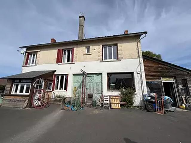 Lanobre 15270 Achat / Vente maison 9 pièces t9 parking