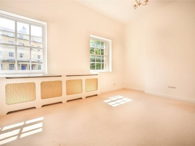 Lansdown Crescent, Cheltenham, Gloucestershire GL50, 2 bed flat to rent, £1,250 pcm | PrimeLocation