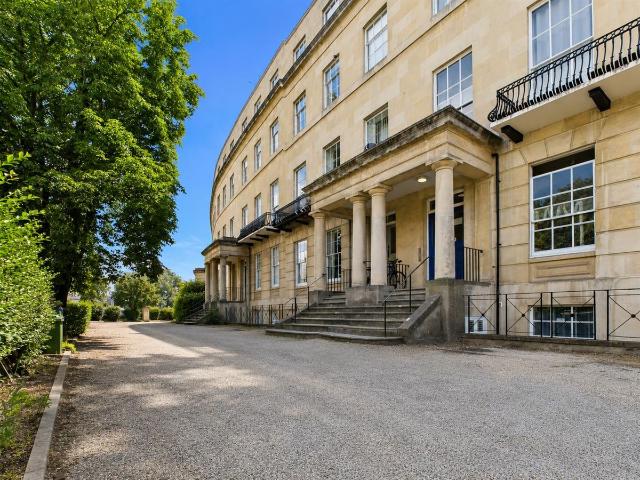 Lansdown Crescent GL50, 1 bed flat to rent, £1,100 pcm | PrimeLocation
