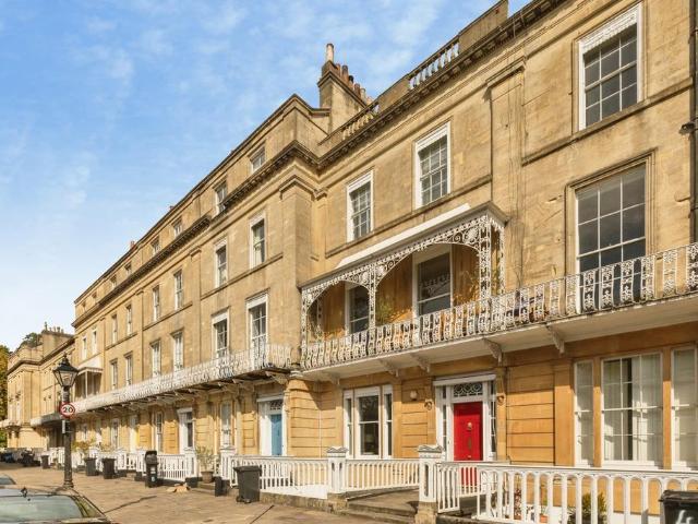 Lansdown Place, Bristol, BS8 1 bed house to rent £1,750 pcm £404 pw