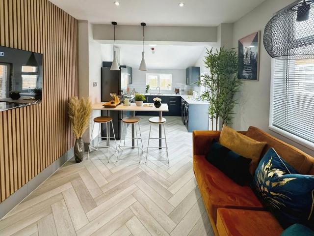 Lansdown Road, Old Town, Swindon. 1 bed in a house share to rent £595 pcm £137 pw