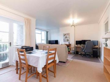 Cheltenham, Gloucestershire county, Southdowns