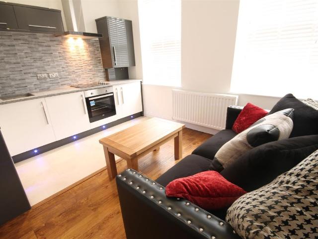 Lansdowne Court, Gosforth NE3, 1 bed flat to rent, £1,101 pcm | PrimeLocation